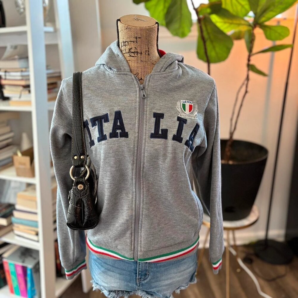 Grey Italia Zip-Up Hoodie – Women’s Streetwear